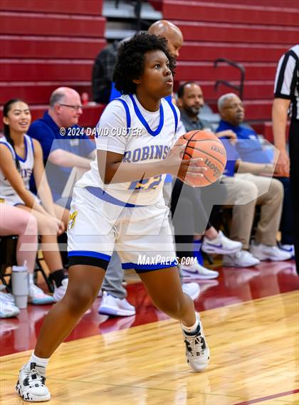 Thumbnail 3 in Robinson vs. St. Stephen's & St. Agnes (Cougar Holiday Classic) photogallery.