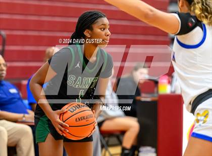 Thumbnail 3 in Robinson vs. St. Stephen's & St. Agnes (Cougar Holiday Classic) photogallery.