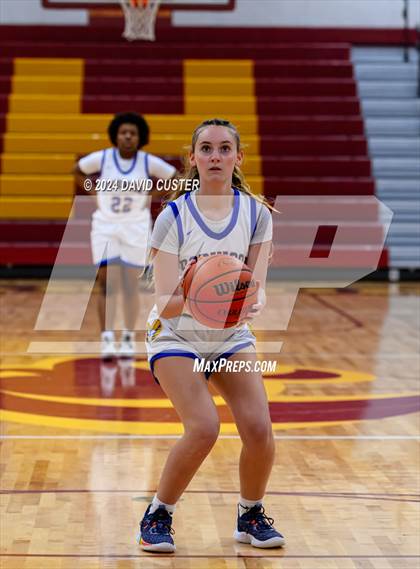 Thumbnail 3 in Robinson vs. St. Stephen's & St. Agnes (Cougar Holiday Classic) photogallery.