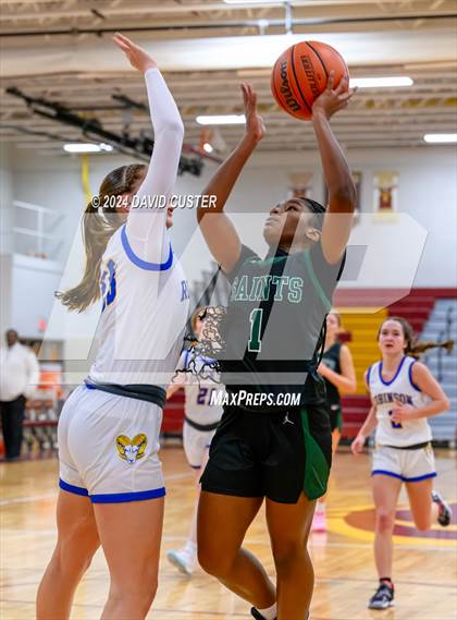 Thumbnail 2 in Robinson vs. St. Stephen's & St. Agnes (Cougar Holiday Classic) photogallery.