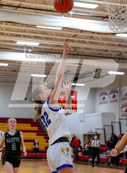 Thumbnail 1 in Robinson vs. St. Stephen's & St. Agnes (Cougar Holiday Classic) photogallery.