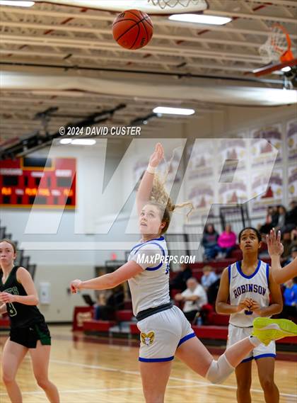 Thumbnail 1 in Robinson vs. St. Stephen's & St. Agnes (Cougar Holiday Classic) photogallery.