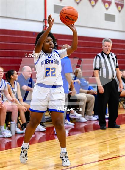 Thumbnail 1 in Robinson vs. St. Stephen's & St. Agnes (Cougar Holiday Classic) photogallery.