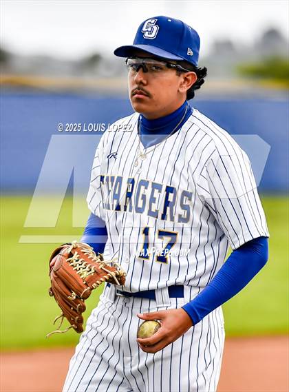 Thumbnail 2 in El Rancho @ Charter Oak photogallery.