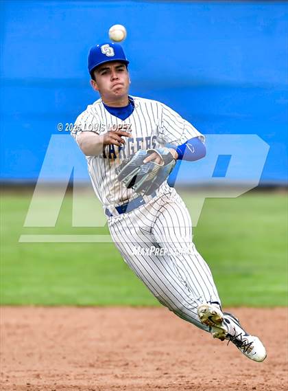 Thumbnail 1 in El Rancho @ Charter Oak photogallery.