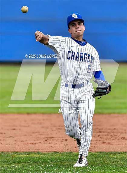 Thumbnail 1 in El Rancho @ Charter Oak photogallery.