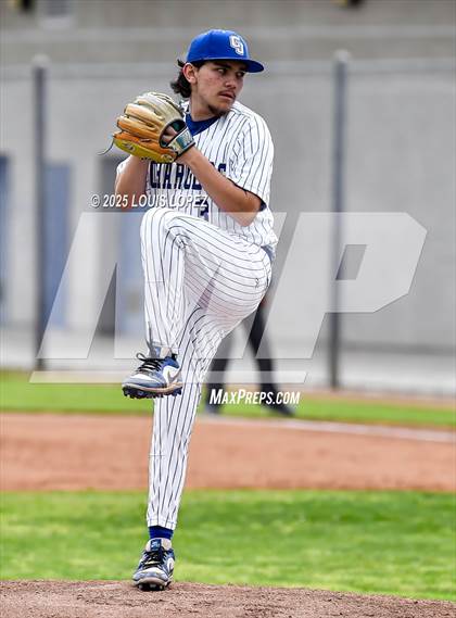Thumbnail 3 in El Rancho @ Charter Oak photogallery.