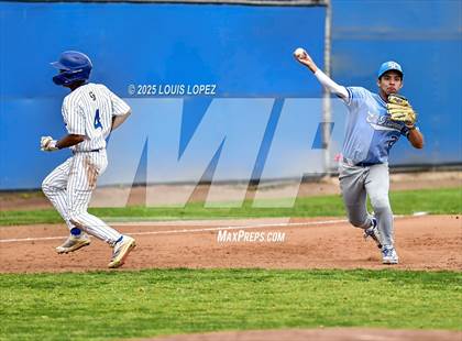 Thumbnail 1 in El Rancho @ Charter Oak photogallery.