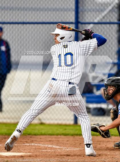 Thumbnail 3 in El Rancho @ Charter Oak photogallery.
