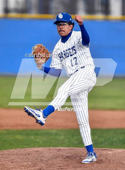 Thumbnail 1 in El Rancho @ Charter Oak photogallery.