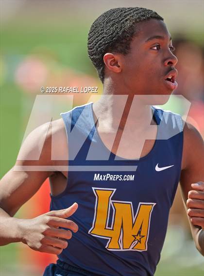 Thumbnail 1 in Panther Relays (800M) photogallery.