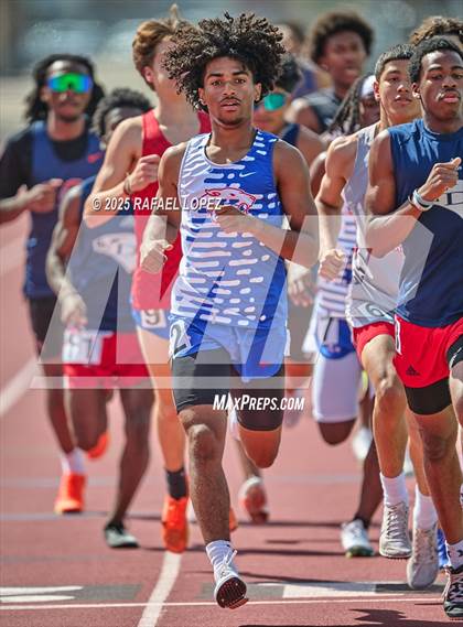 Thumbnail 2 in Panther Relays (800M) photogallery.