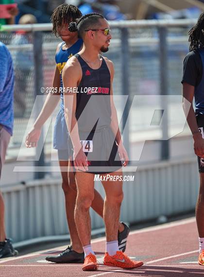 Thumbnail 3 in Panther Relays (800M) photogallery.