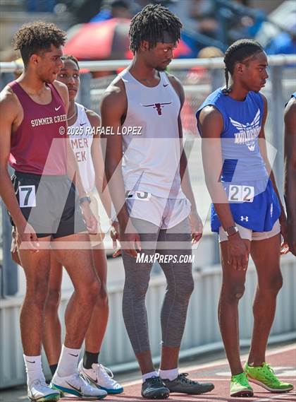 Thumbnail 3 in Panther Relays (800M) photogallery.