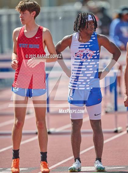 Thumbnail 3 in Panther Relays (800M) photogallery.