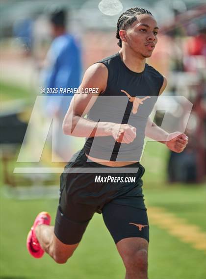 Thumbnail 3 in Panther Relays (800M) photogallery.
