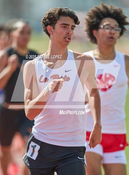 Thumbnail 2 in Panther Relays (800M) photogallery.