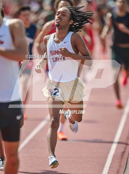 Thumbnail 2 in Panther Relays (800M) photogallery.