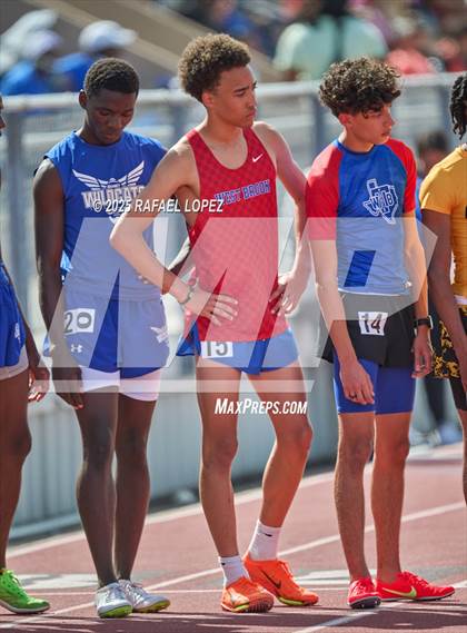 Thumbnail 2 in Panther Relays (800M) photogallery.