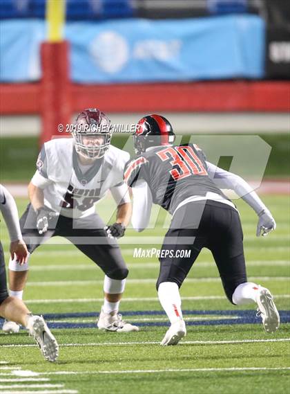 Thumbnail 1 in Searcy vs. Benton (AAA 6A Final) photogallery.