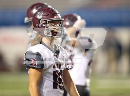 Thumbnail 1 in Searcy vs. Benton (AAA 6A Final) photogallery.