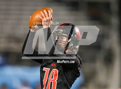 Thumbnail 3 in Searcy vs. Benton (AAA 6A Final) photogallery.