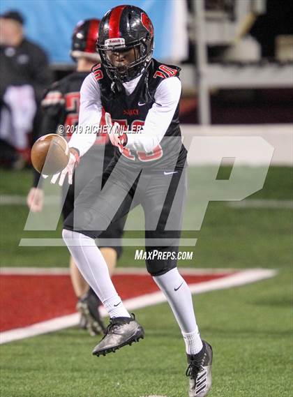 Thumbnail 3 in Searcy vs. Benton (AAA 6A Final) photogallery.