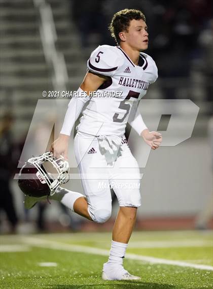 Thumbnail 1 in C.H. Yoe vs Hallettsville (UIL 3A D1 Bi-District Playoff) photogallery.