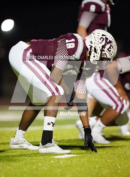 Thumbnail 3 in C.H. Yoe vs Hallettsville (UIL 3A D1 Bi-District Playoff) photogallery.