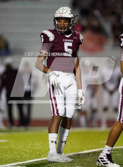 Thumbnail 1 in C.H. Yoe vs Hallettsville (UIL 3A D1 Bi-District Playoff) photogallery.