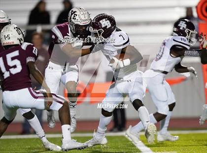 Thumbnail 2 in C.H. Yoe vs Hallettsville (UIL 3A D1 Bi-District Playoff) photogallery.