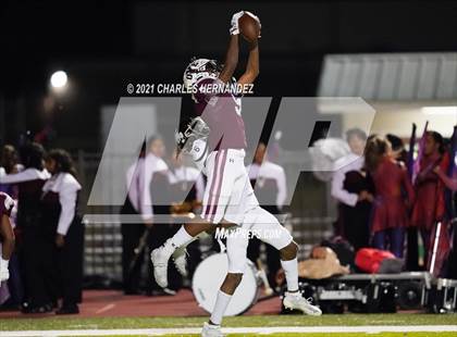 Thumbnail 1 in C.H. Yoe vs Hallettsville (UIL 3A D1 Bi-District Playoff) photogallery.