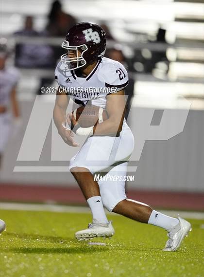 Thumbnail 1 in C.H. Yoe vs Hallettsville (UIL 3A D1 Bi-District Playoff) photogallery.