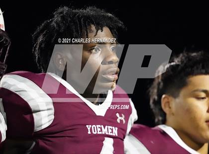 Thumbnail 1 in C.H. Yoe vs Hallettsville (UIL 3A D1 Bi-District Playoff) photogallery.