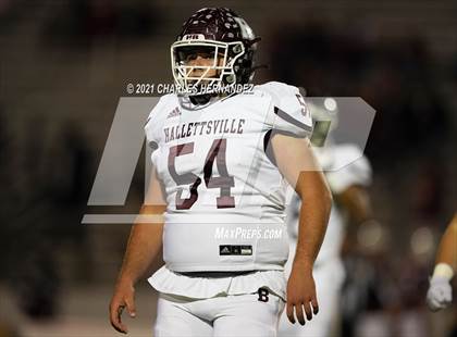 Thumbnail 2 in C.H. Yoe vs Hallettsville (UIL 3A D1 Bi-District Playoff) photogallery.