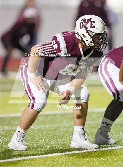 Thumbnail 1 in C.H. Yoe vs Hallettsville (UIL 3A D1 Bi-District Playoff) photogallery.