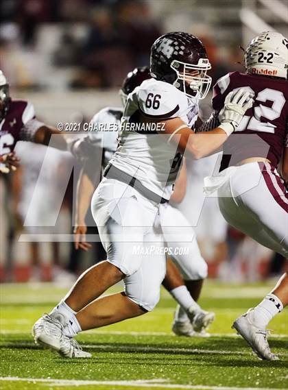 Thumbnail 1 in C.H. Yoe vs Hallettsville (UIL 3A D1 Bi-District Playoff) photogallery.