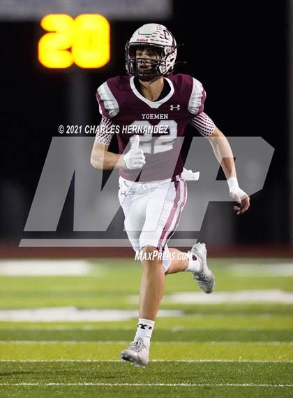 Thumbnail 3 in C.H. Yoe vs Hallettsville (UIL 3A D1 Bi-District Playoff) photogallery.