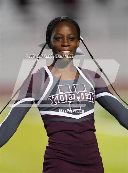 Thumbnail 3 in C.H. Yoe vs Hallettsville (UIL 3A D1 Bi-District Playoff) photogallery.