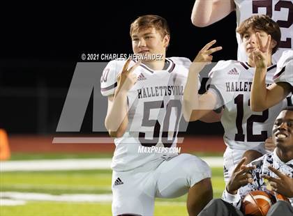 Thumbnail 2 in C.H. Yoe vs Hallettsville (UIL 3A D1 Bi-District Playoff) photogallery.