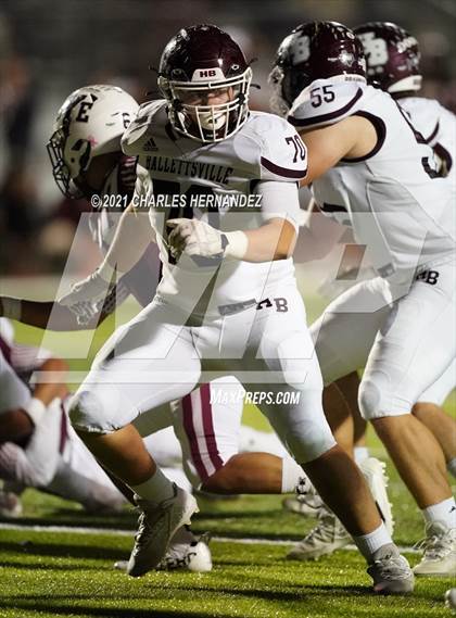 Thumbnail 1 in C.H. Yoe vs Hallettsville (UIL 3A D1 Bi-District Playoff) photogallery.