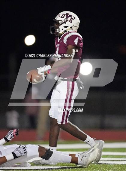 Thumbnail 1 in C.H. Yoe vs Hallettsville (UIL 3A D1 Bi-District Playoff) photogallery.