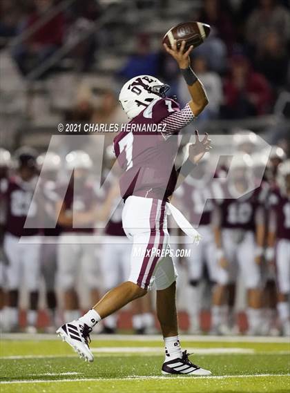Thumbnail 3 in C.H. Yoe vs Hallettsville (UIL 3A D1 Bi-District Playoff) photogallery.