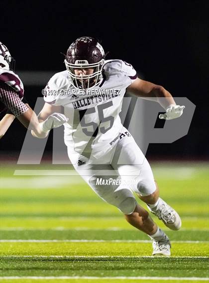 Thumbnail 3 in C.H. Yoe vs Hallettsville (UIL 3A D1 Bi-District Playoff) photogallery.