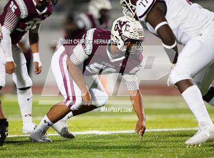 Thumbnail 2 in C.H. Yoe vs Hallettsville (UIL 3A D1 Bi-District Playoff) photogallery.