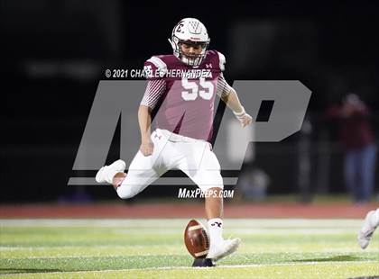 Thumbnail 3 in C.H. Yoe vs Hallettsville (UIL 3A D1 Bi-District Playoff) photogallery.