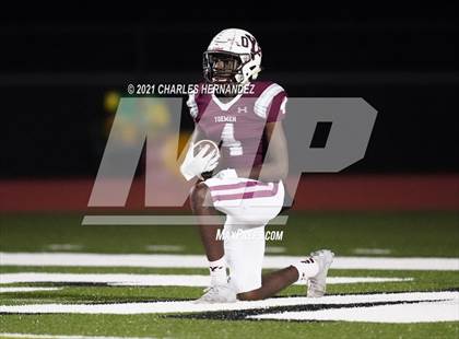 Thumbnail 1 in C.H. Yoe vs Hallettsville (UIL 3A D1 Bi-District Playoff) photogallery.