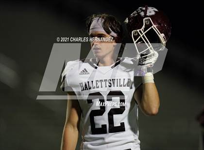 Thumbnail 2 in C.H. Yoe vs Hallettsville (UIL 3A D1 Bi-District Playoff) photogallery.