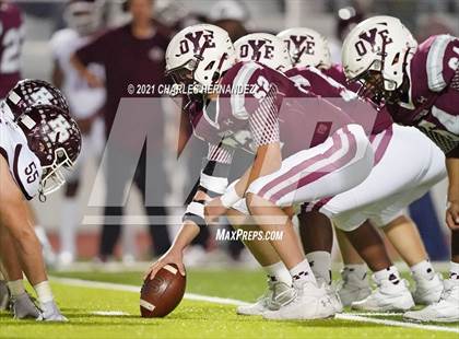 Thumbnail 3 in C.H. Yoe vs Hallettsville (UIL 3A D1 Bi-District Playoff) photogallery.