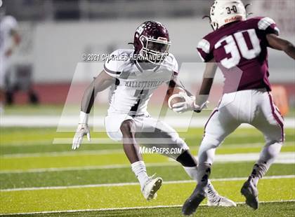 Thumbnail 1 in C.H. Yoe vs Hallettsville (UIL 3A D1 Bi-District Playoff) photogallery.